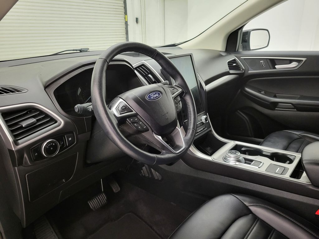 2024 Ford Edge SEL photo 25
