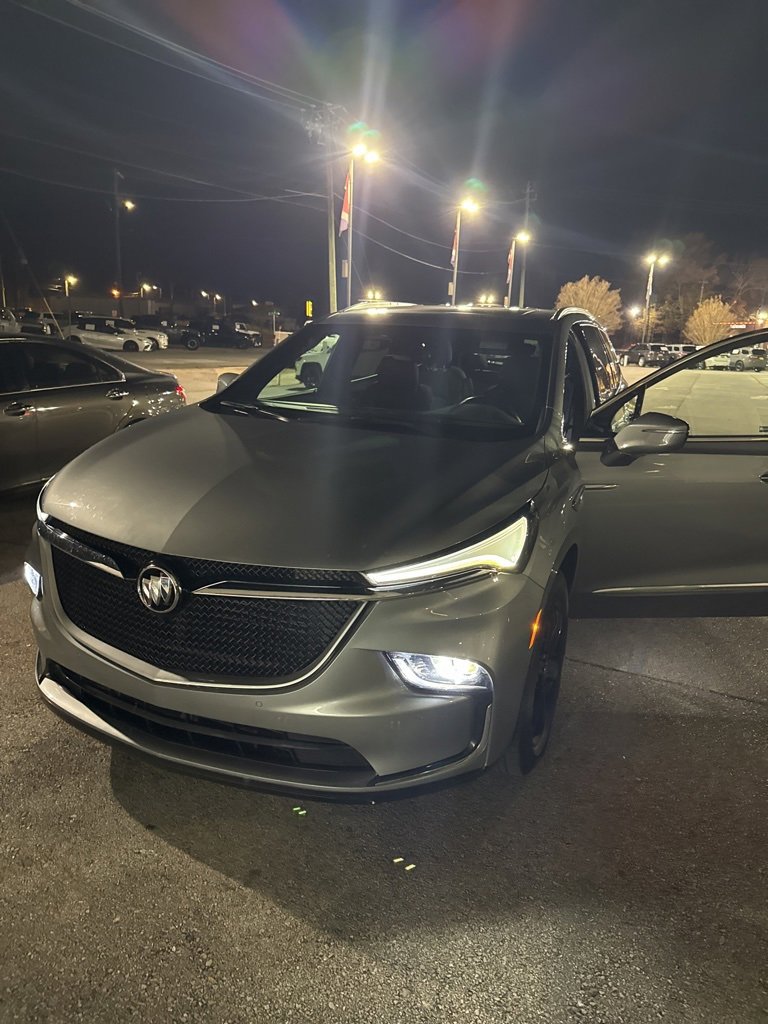 2023 Buick Enclave Essence's photo