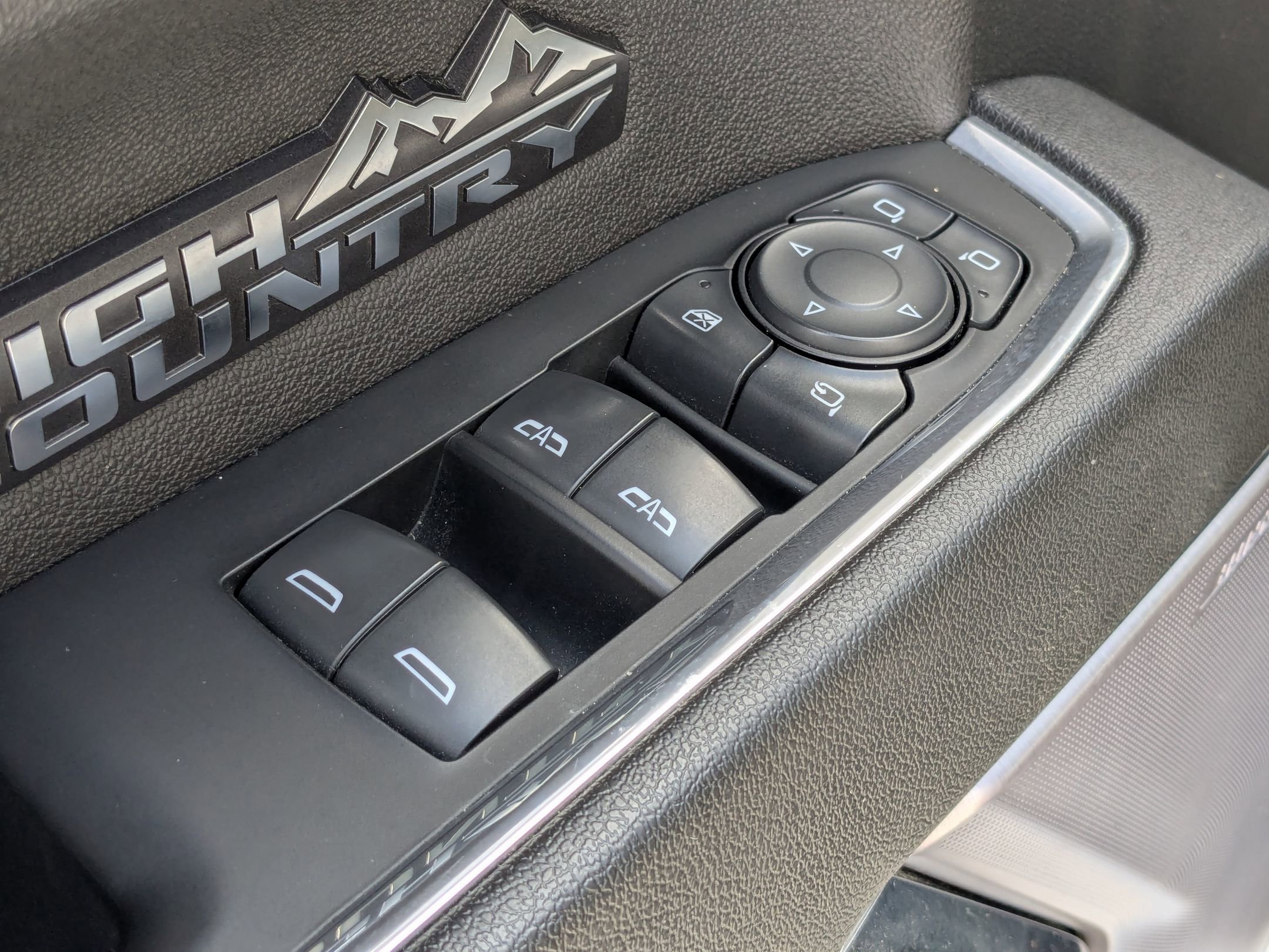 2023 Chevrolet Silverado 1500 High Country photo 13