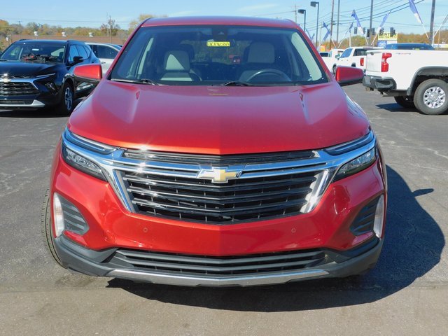 2022 Chevrolet Equinox LT photo 2