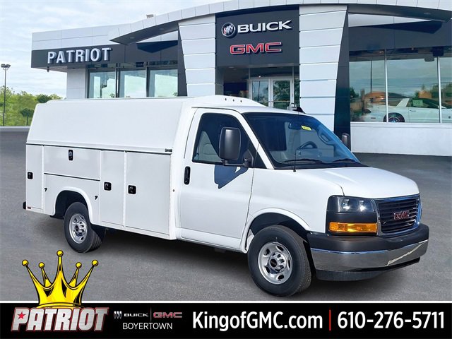 2025 GMC Savana Cutaway Work Van's photo