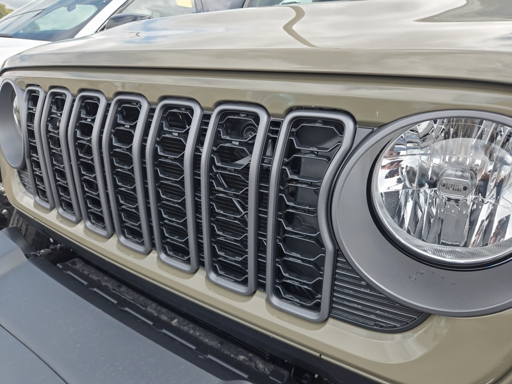 2025 Jeep Gladiator Sport S photo 3