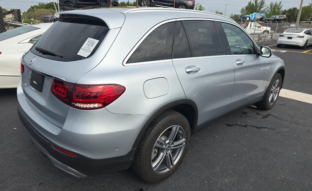 2022 Mercedes Benz GLC 300 photo 3