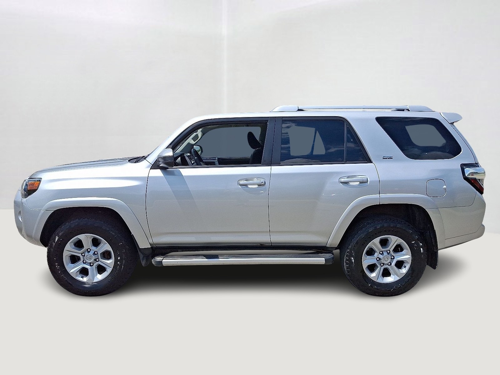 2018 Toyota 4Runner SR5 photo 8