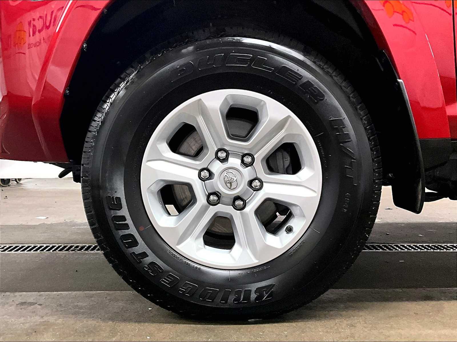 2024 Toyota 4Runner SR5 Premium photo 6