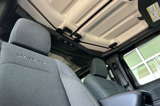 2024 Jeep Wrangler Sahara photo 16