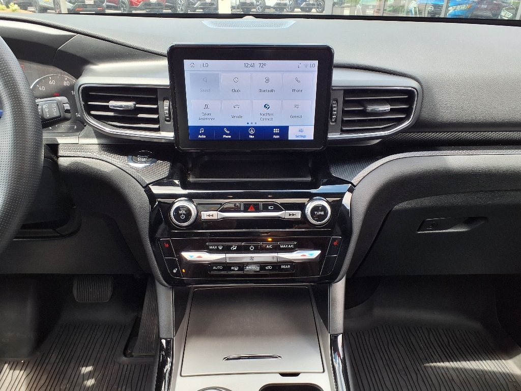 2022 Ford Explorer ST-Line photo 16