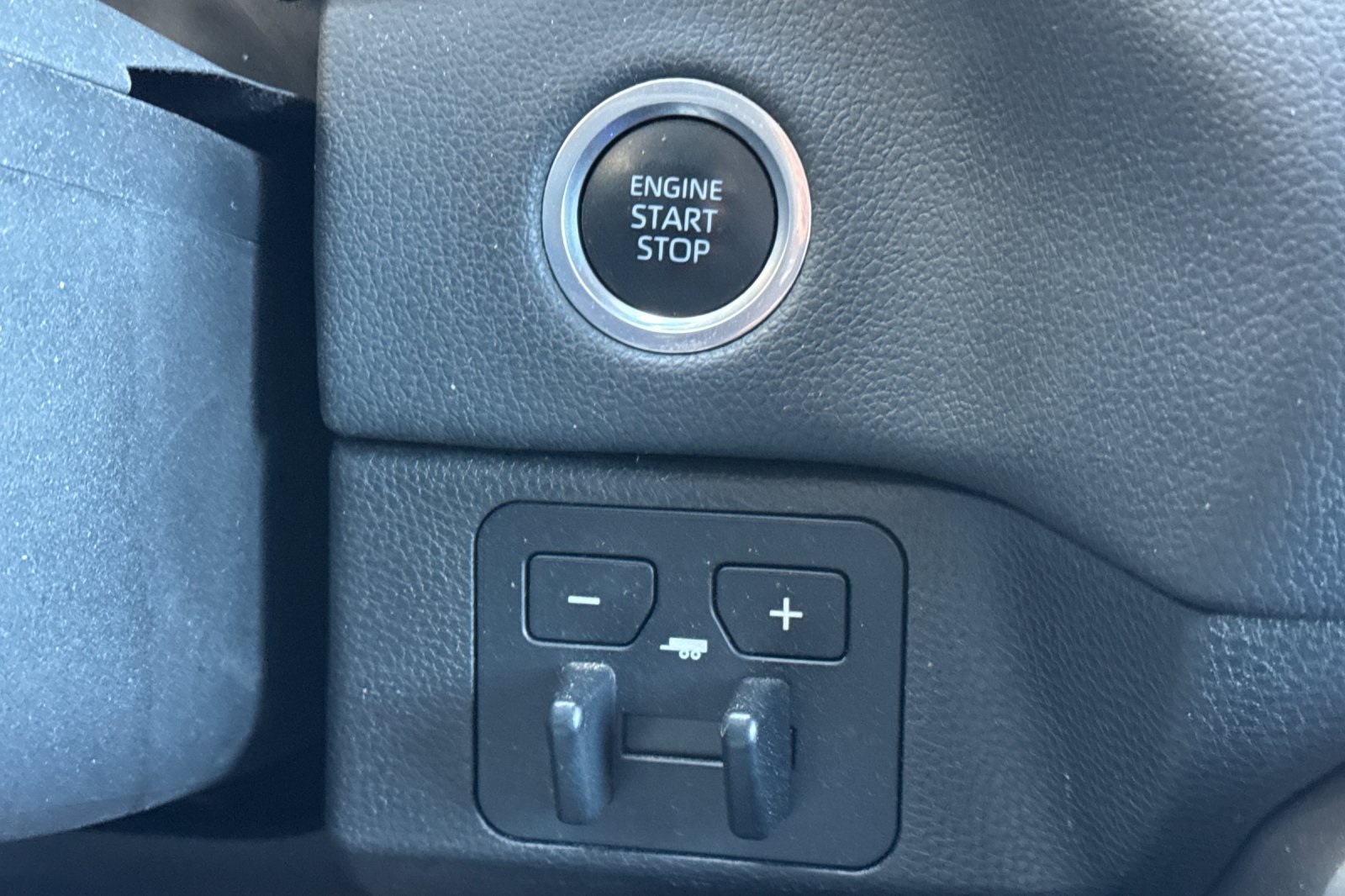 2022 Toyota Tundra Limited photo 19