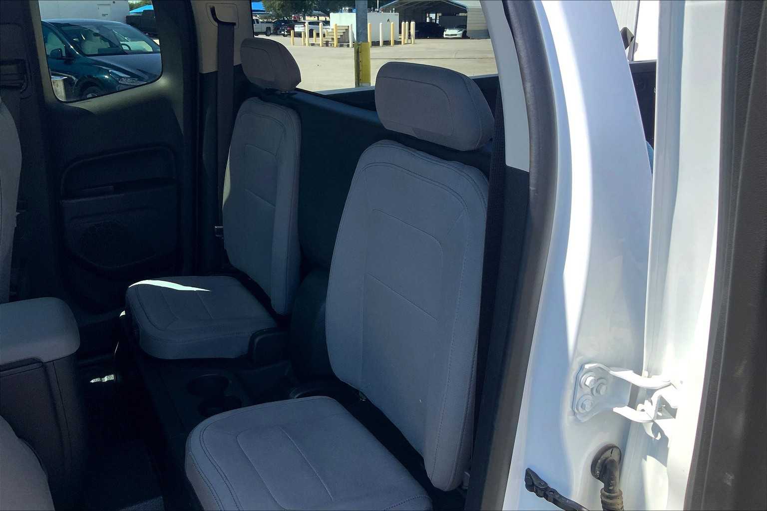 2015 Chevrolet Colorado Base photo 20