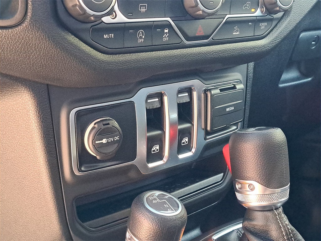 2025 Jeep Wrangler Sport S photo 18