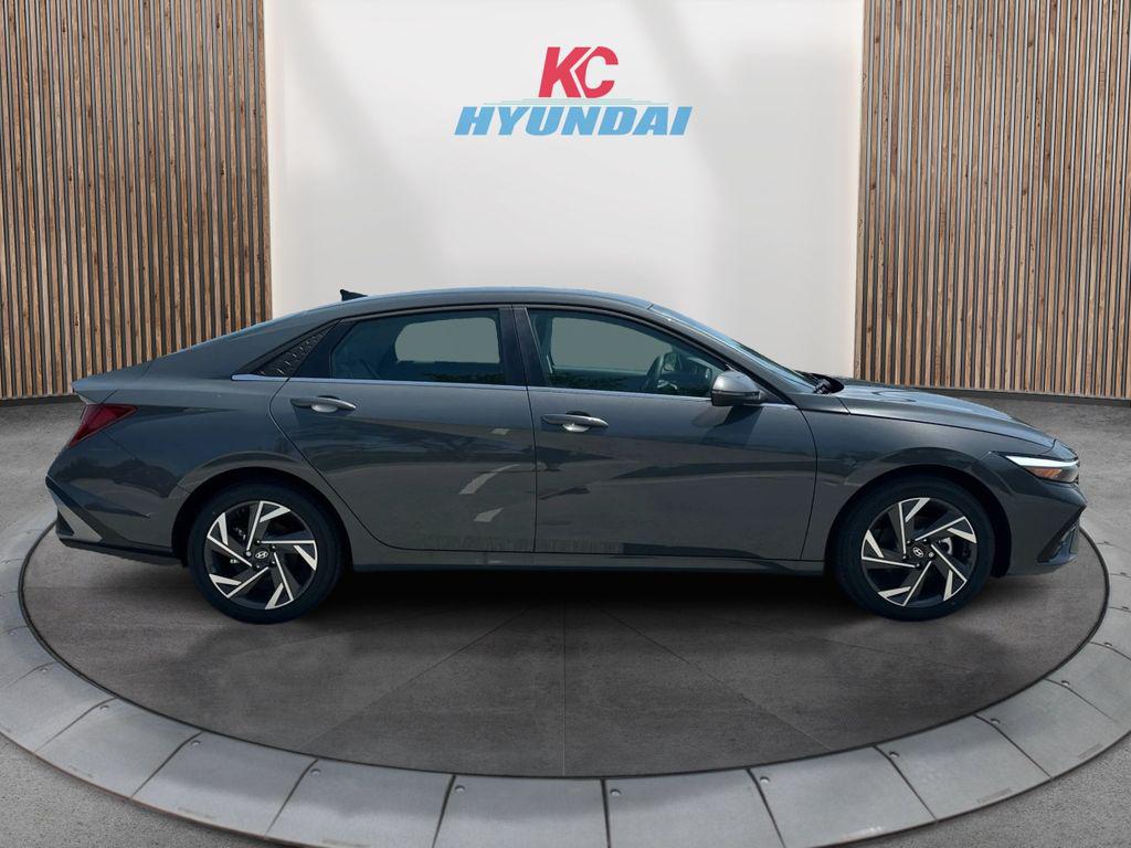 2025 Hyundai Elantra Hybrid Limited photo 4