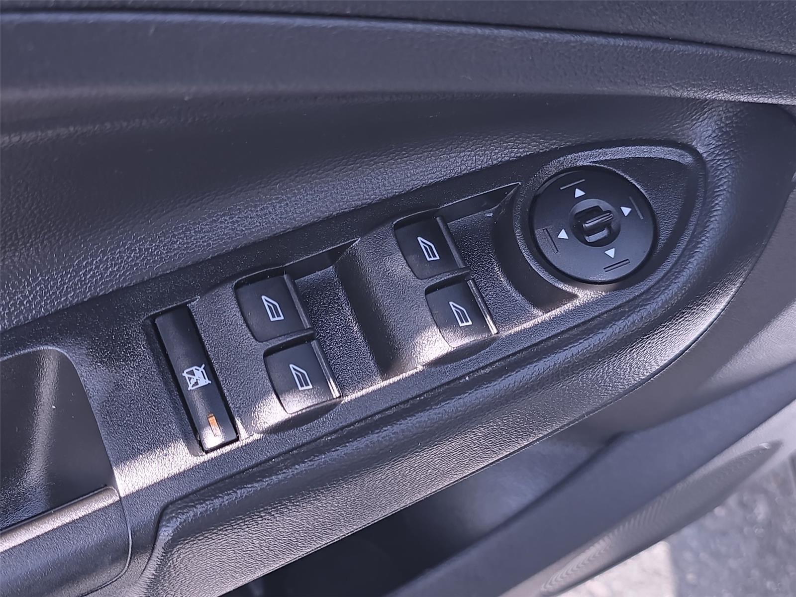 2018 Ford Escape S photo 17