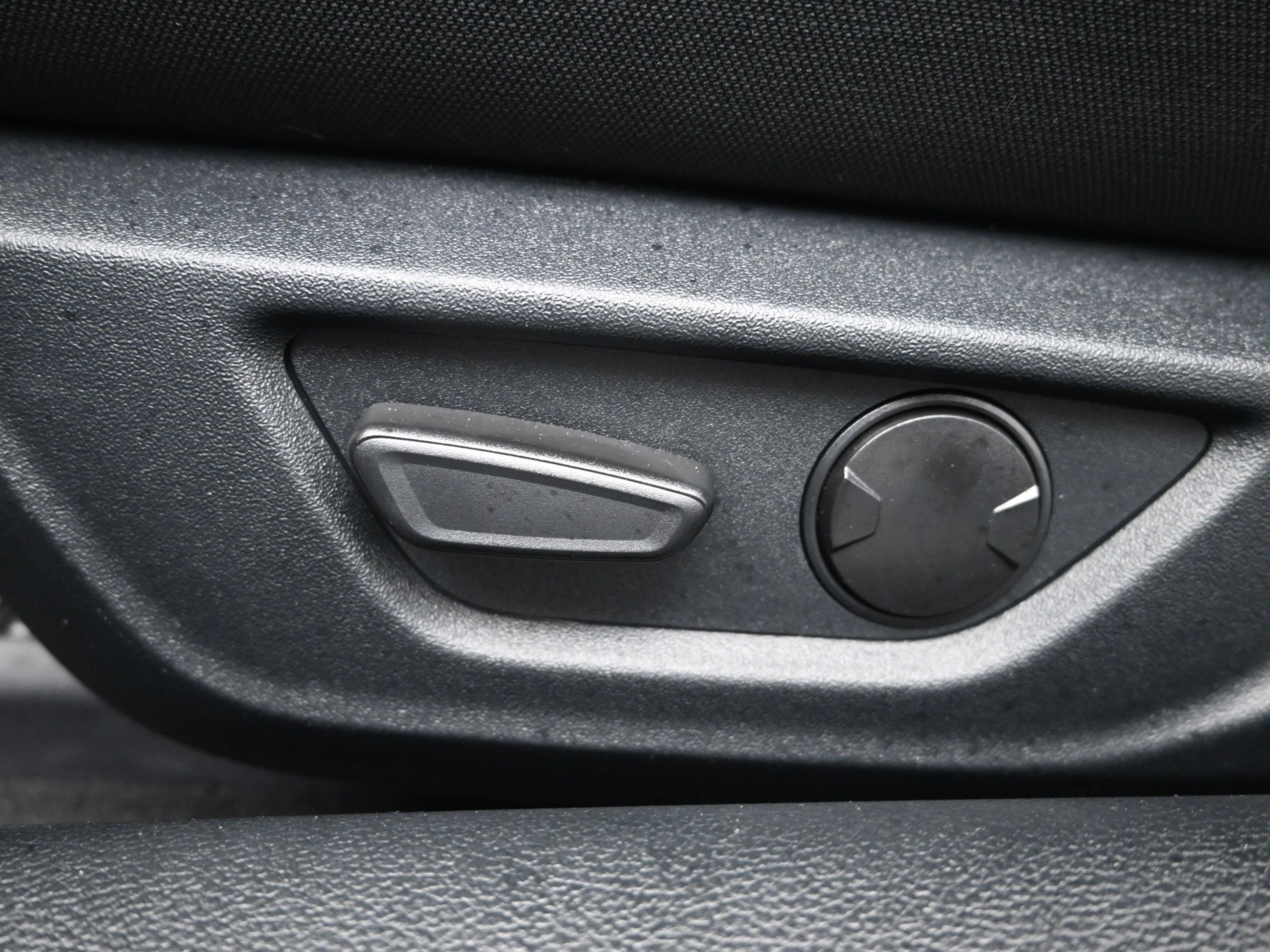 2023 Ford Mustang EcoBoost photo 8