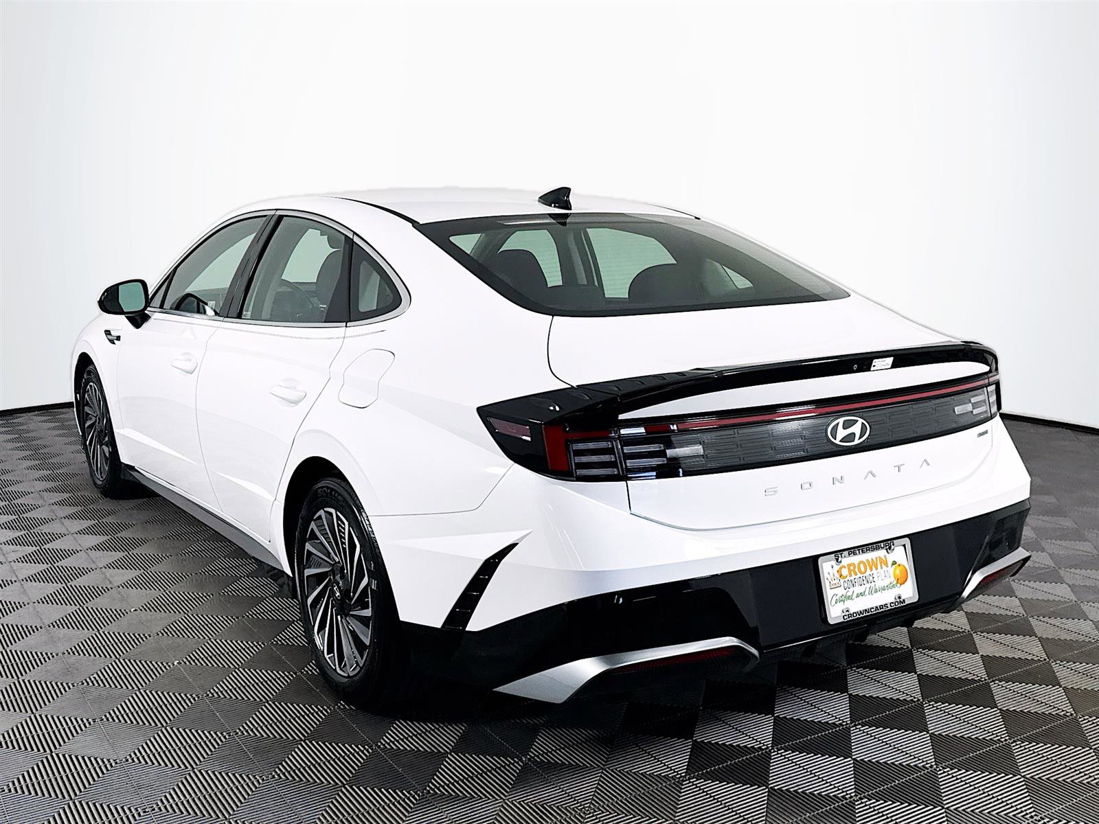 2024 Hyundai Sonata Hybrid SEL photo 3