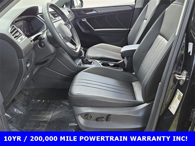 2024 Volkswagen Tiguan SE Wolfsburg Edition photo 2