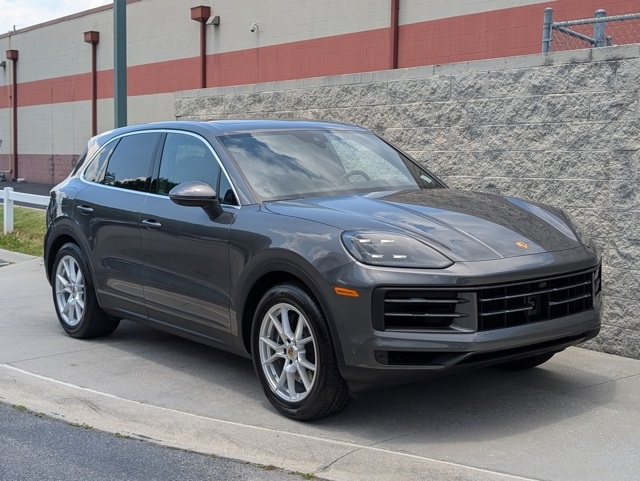 2024 Porsche Cayenne photo 9