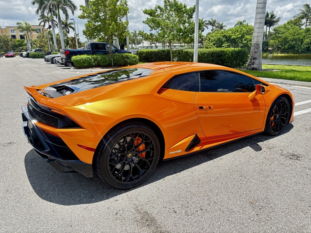 2023 Lamborghini Huracan Evo Base photo 6