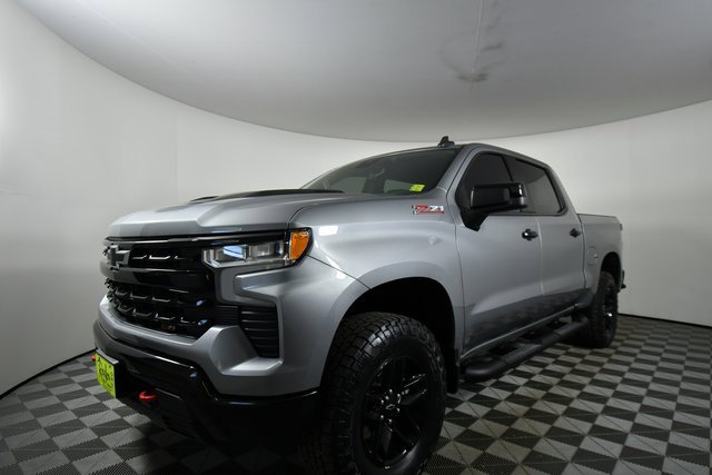 2024 Chevrolet Silverado 1500 LT Trail Boss photo 2