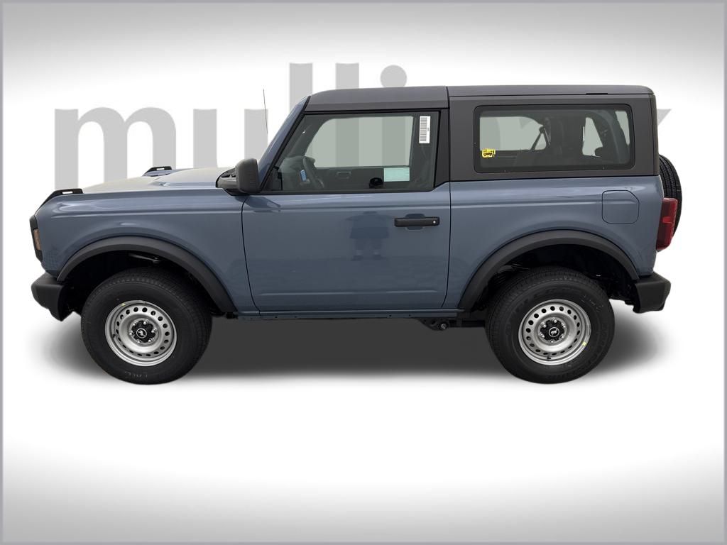 2025 Ford Bronco Base photo 7