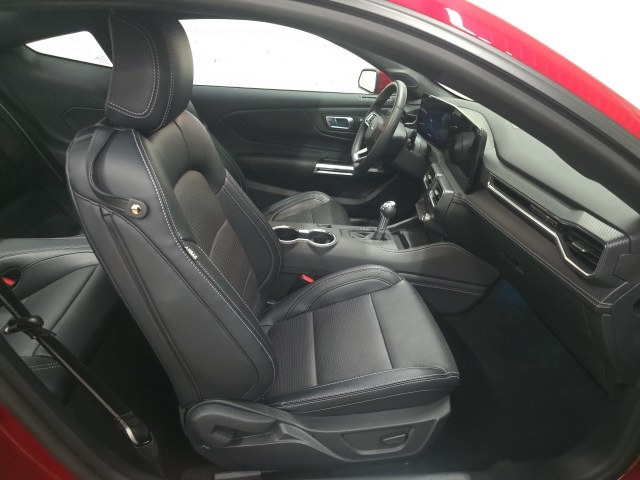 2024 Ford Mustang EcoBoost Premium photo 3