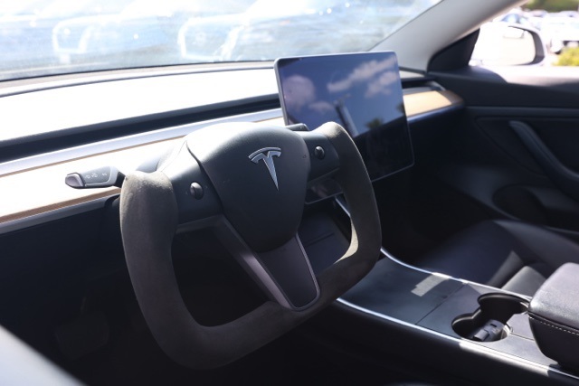 2020 Tesla Model 3 Standard Range Plus photo 12