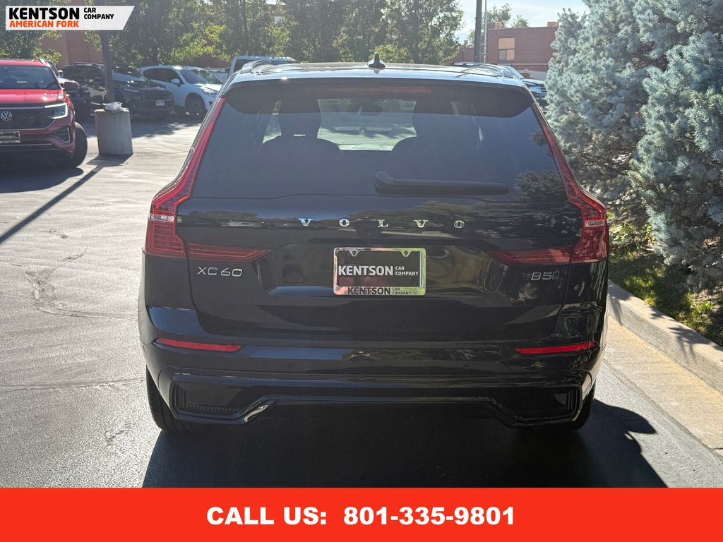 2025 Volvo XC60 B5 Plus photo 7
