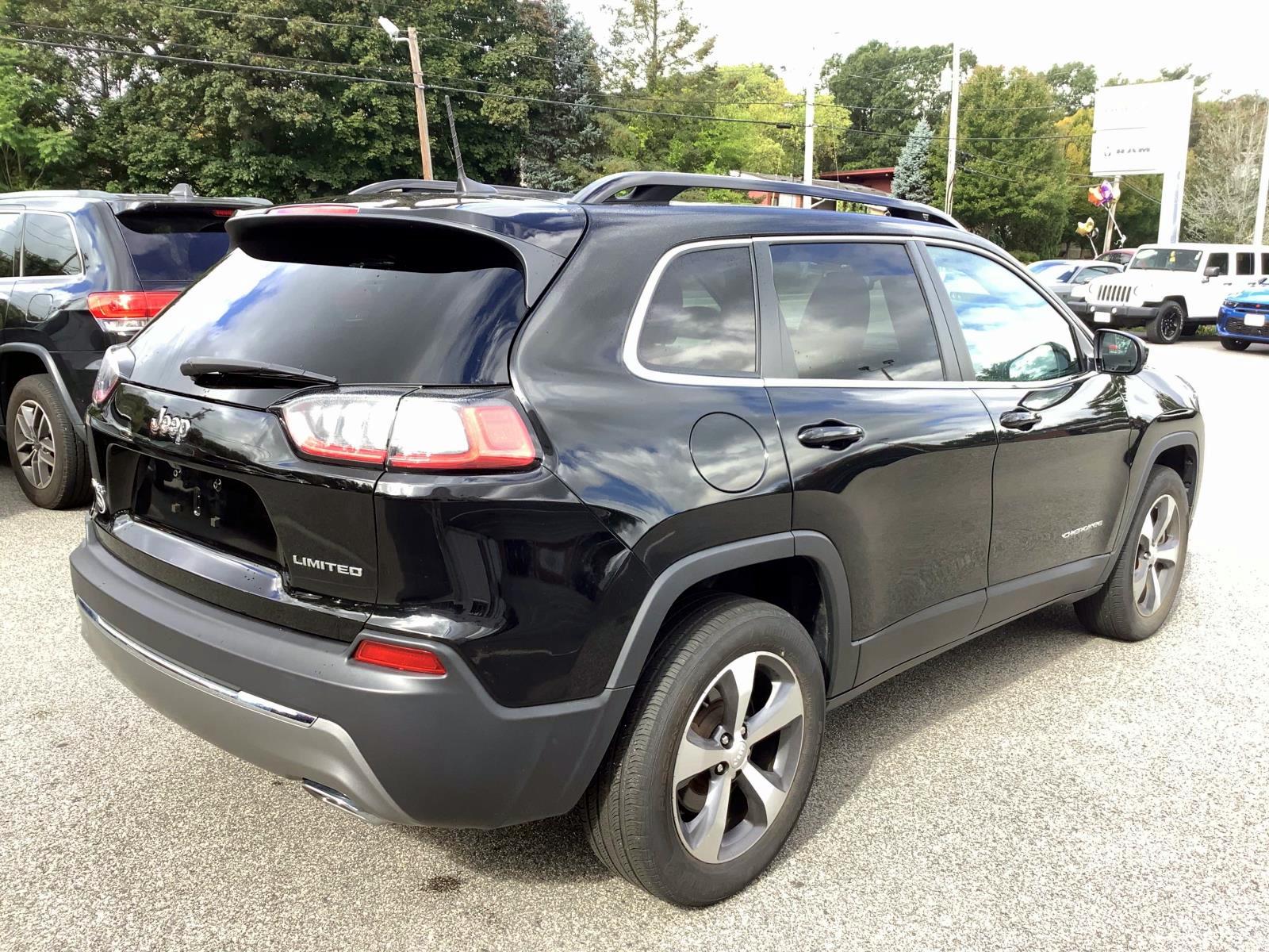 2022 Jeep Cherokee Limited photo 2