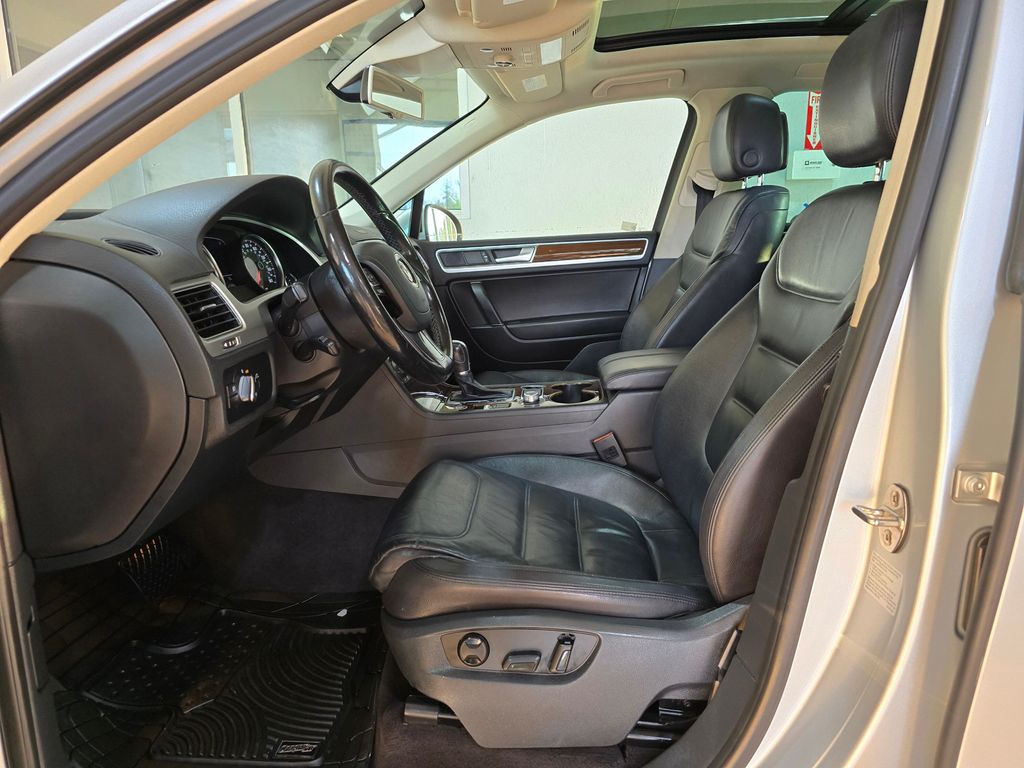 2015 Volkswagen Touareg V6 FSI TDI Hybrid photo 19