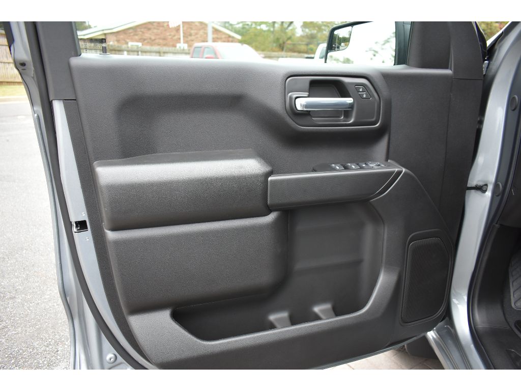 2025 Chevrolet Silverado 1500 Custom photo 14