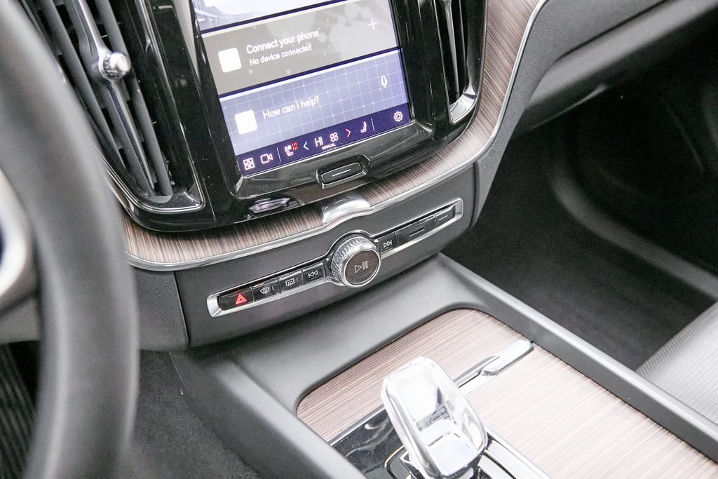 2023 VOLVO XC60 - Image 16