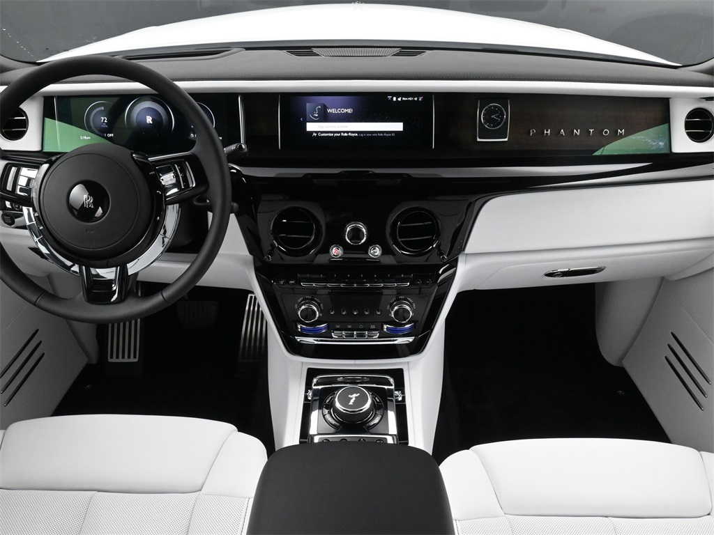 2026 Rolls Royce Phantom RR photo 4