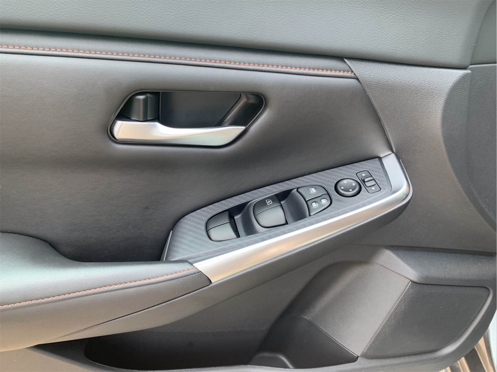 2023 Nissan Sentra SR photo 8
