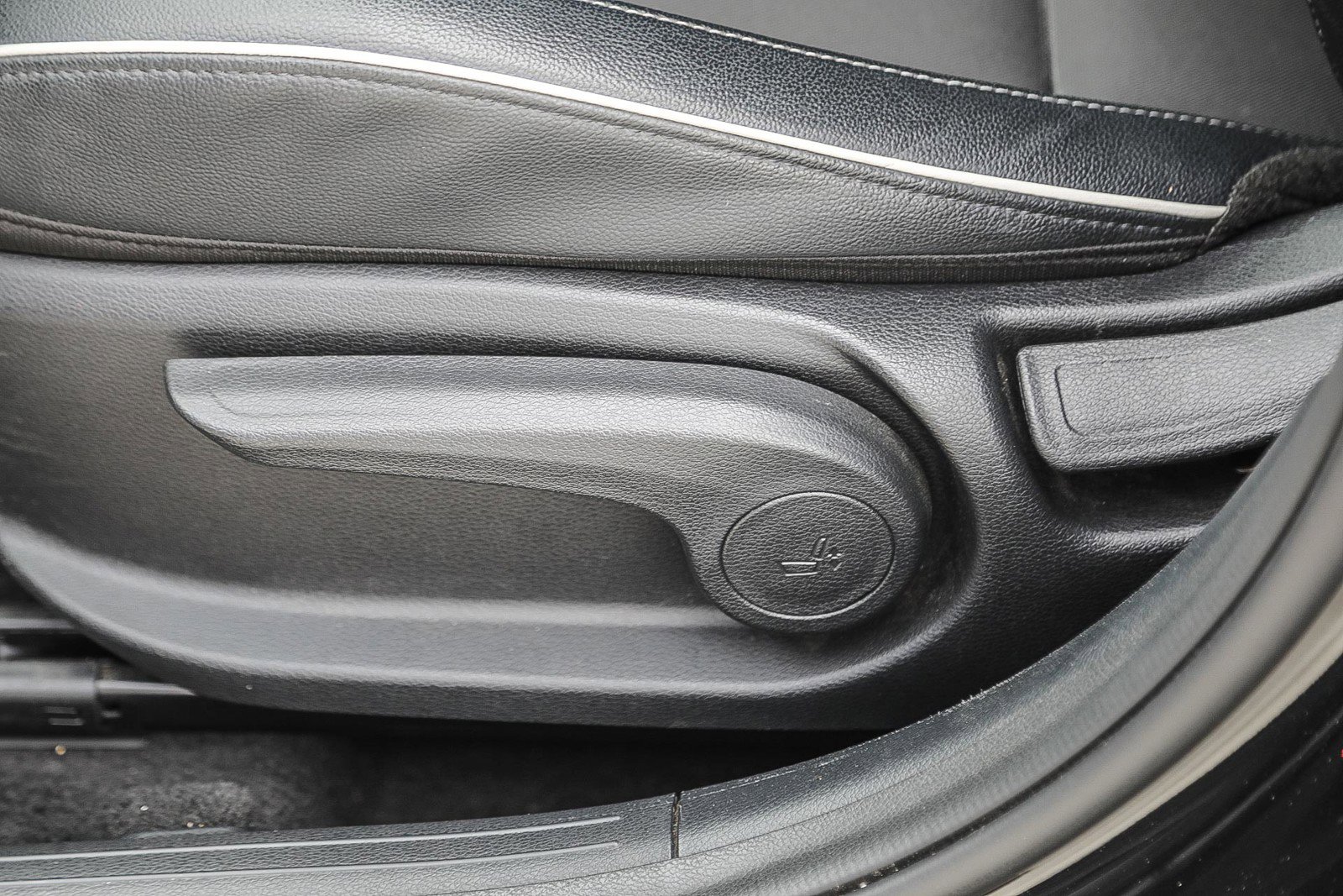2023 Kia Forte GT-Line photo 18