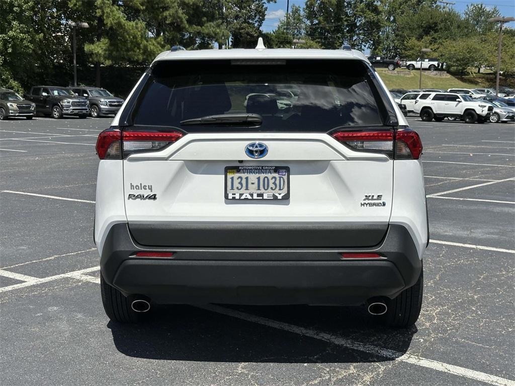 2024 Toyota RAV4 Hybrid XLE photo 19