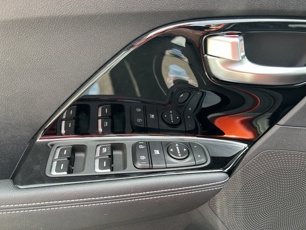 2022 Kia Niro LXS photo 11