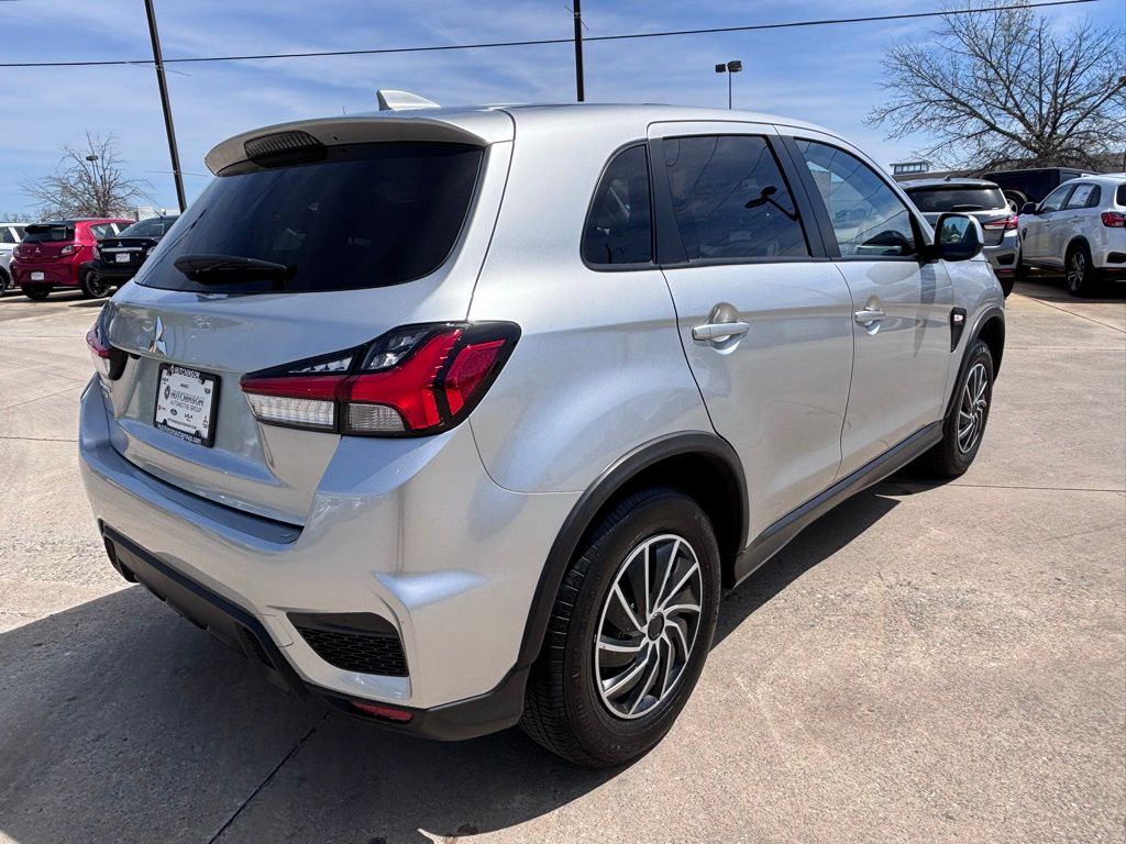 2024 Mitsubishi Outlander Sport ES photo 8