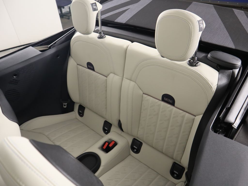 2026 Mini Cooper Convertible Iconic photo 27