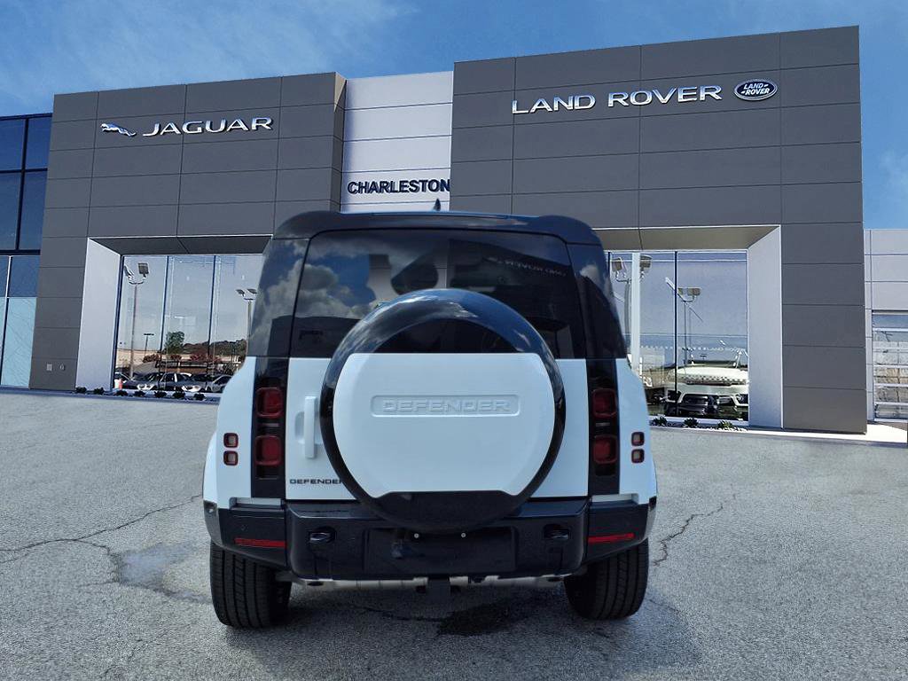2025 Land Rover Defender X-Dynamic SE photo 3