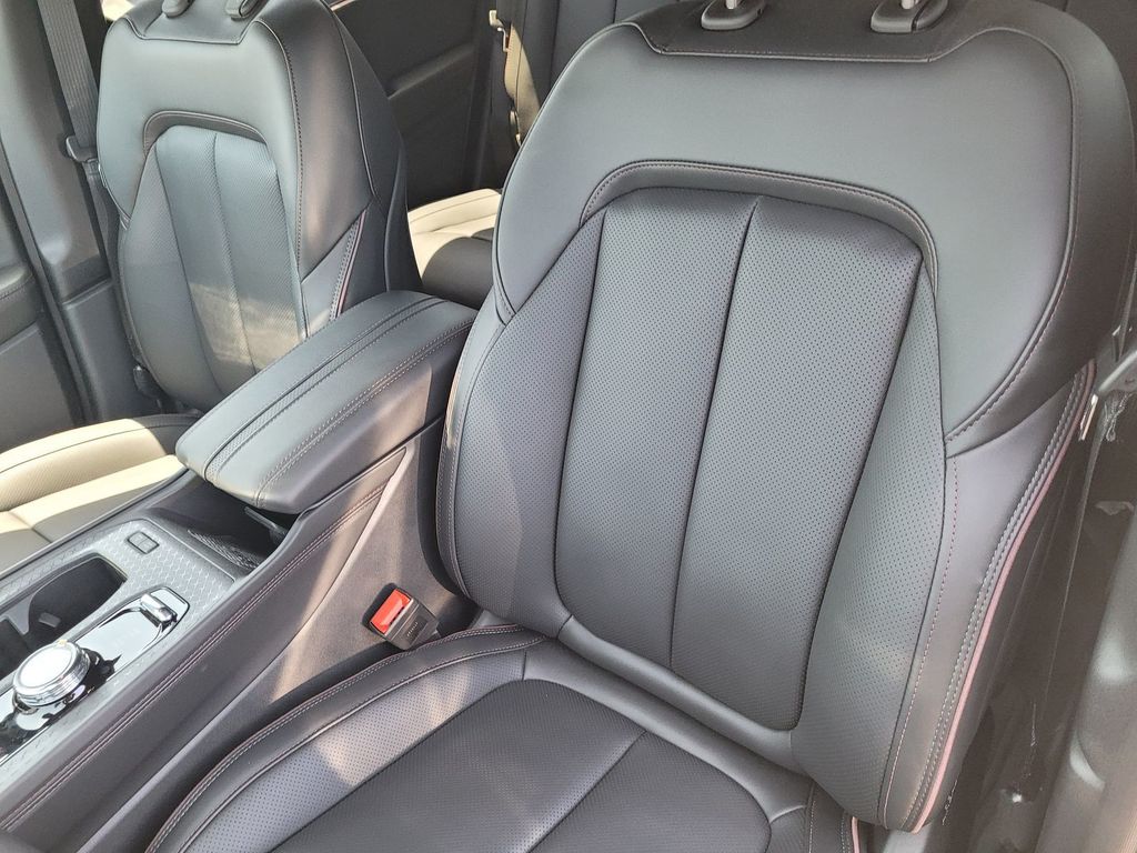 2025 Jeep Wagoneer S Launch Edition photo 8