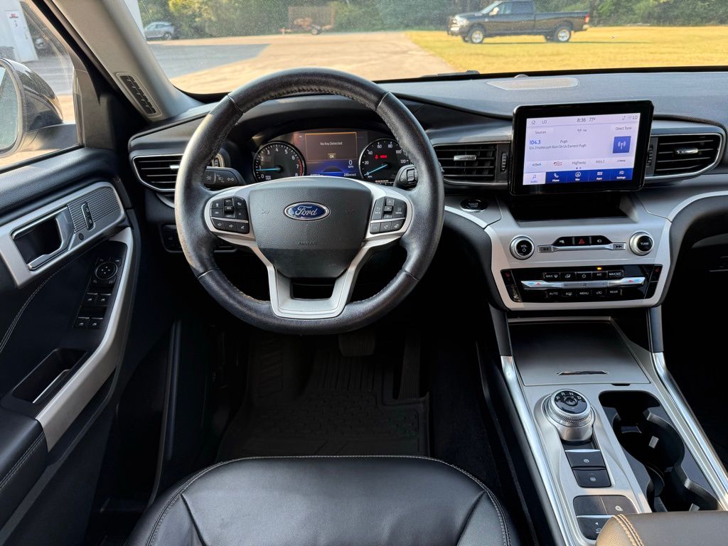 2022 Ford Explorer XLT photo 14