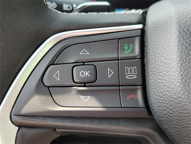 2025 Jeep Grand Cherokee Laredo Altitude photo 16