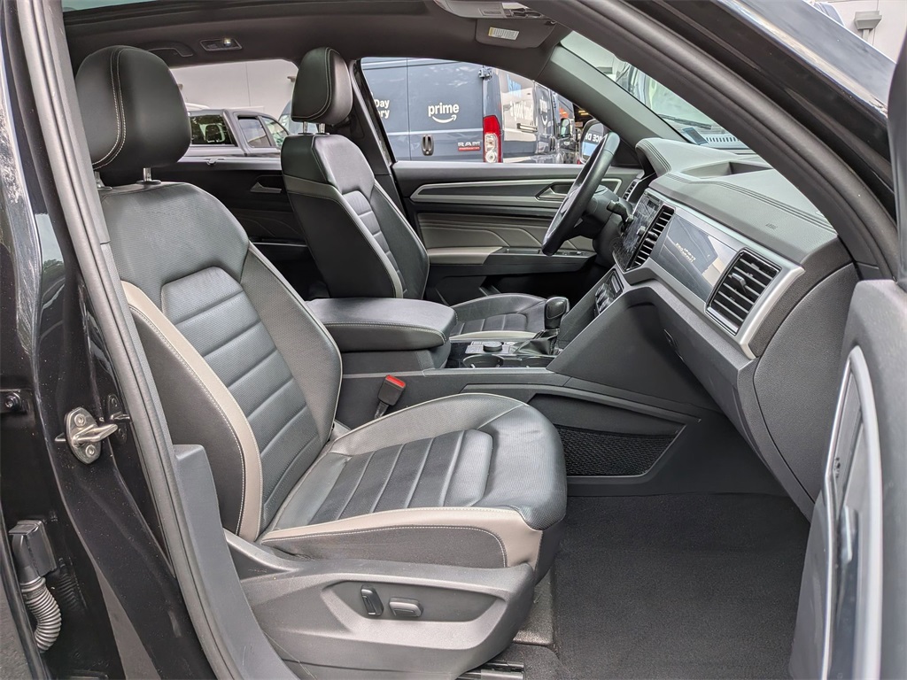 2023 Volkswagen Atlas Cross Sport V6 SEL Premium R-Line photo 26
