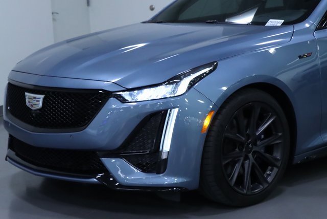 2023 Cadillac CT5 V photo 2