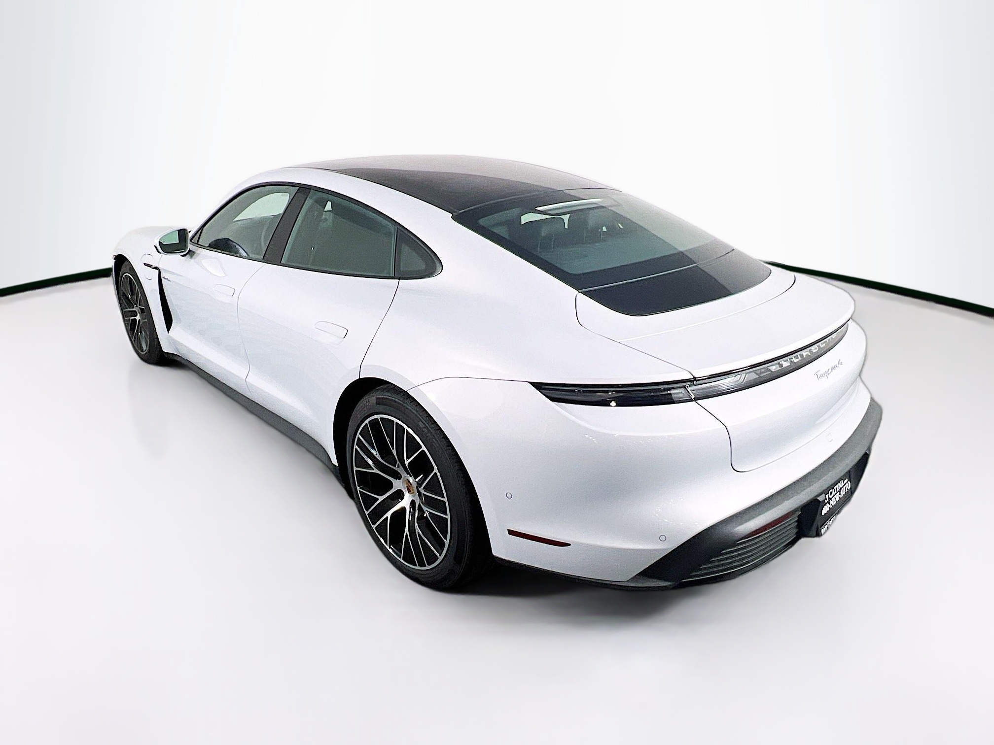 2025 Porsche Taycan 4 photo 3