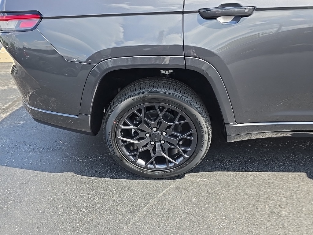 2025 Jeep Grand Cherokee L Summit Reserve photo 10
