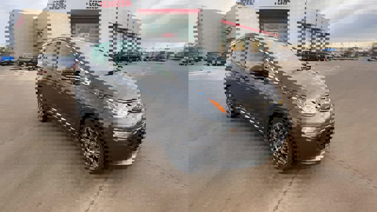 Used 2018 Chevrolet Bolt EV LT with VIN 1G1FW6S02J4138361 for sale in Kansas City, KS