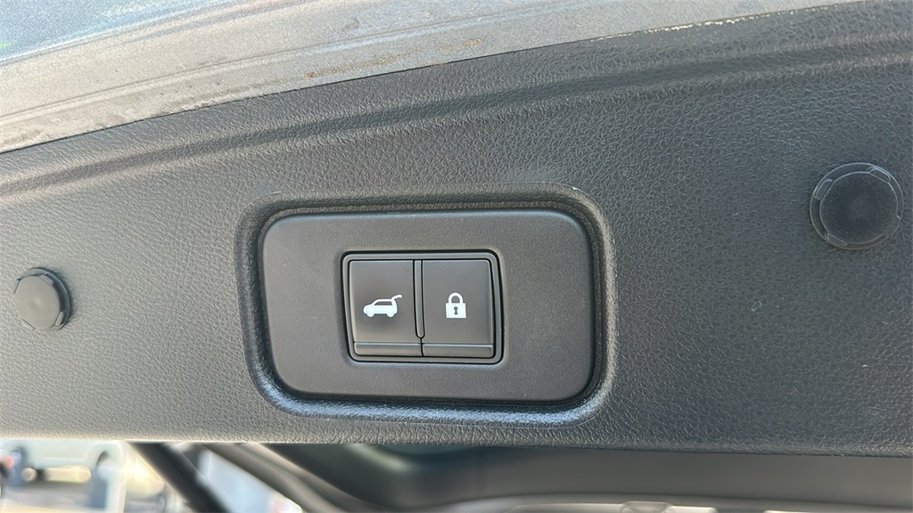 2022 Nissan Pathfinder SL photo 30