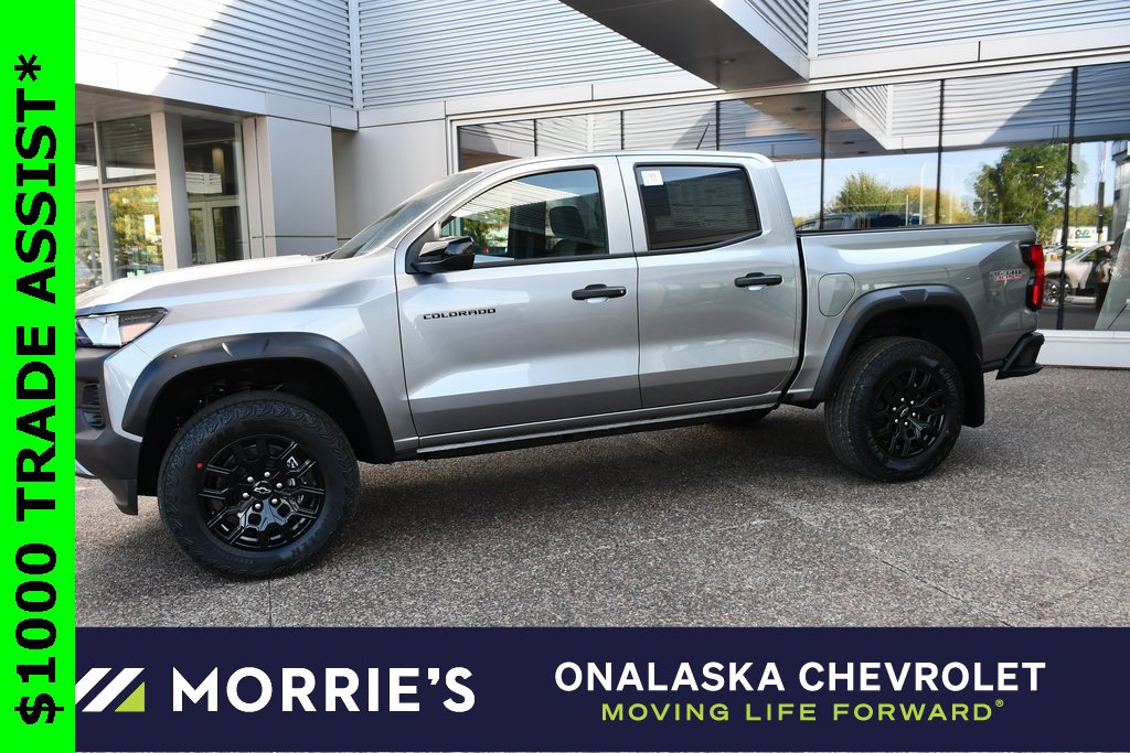 2026 Chevrolet Colorado Trail Boss photo 2