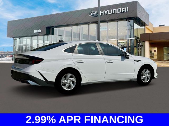 New 2025 White Hyundai SE image 9