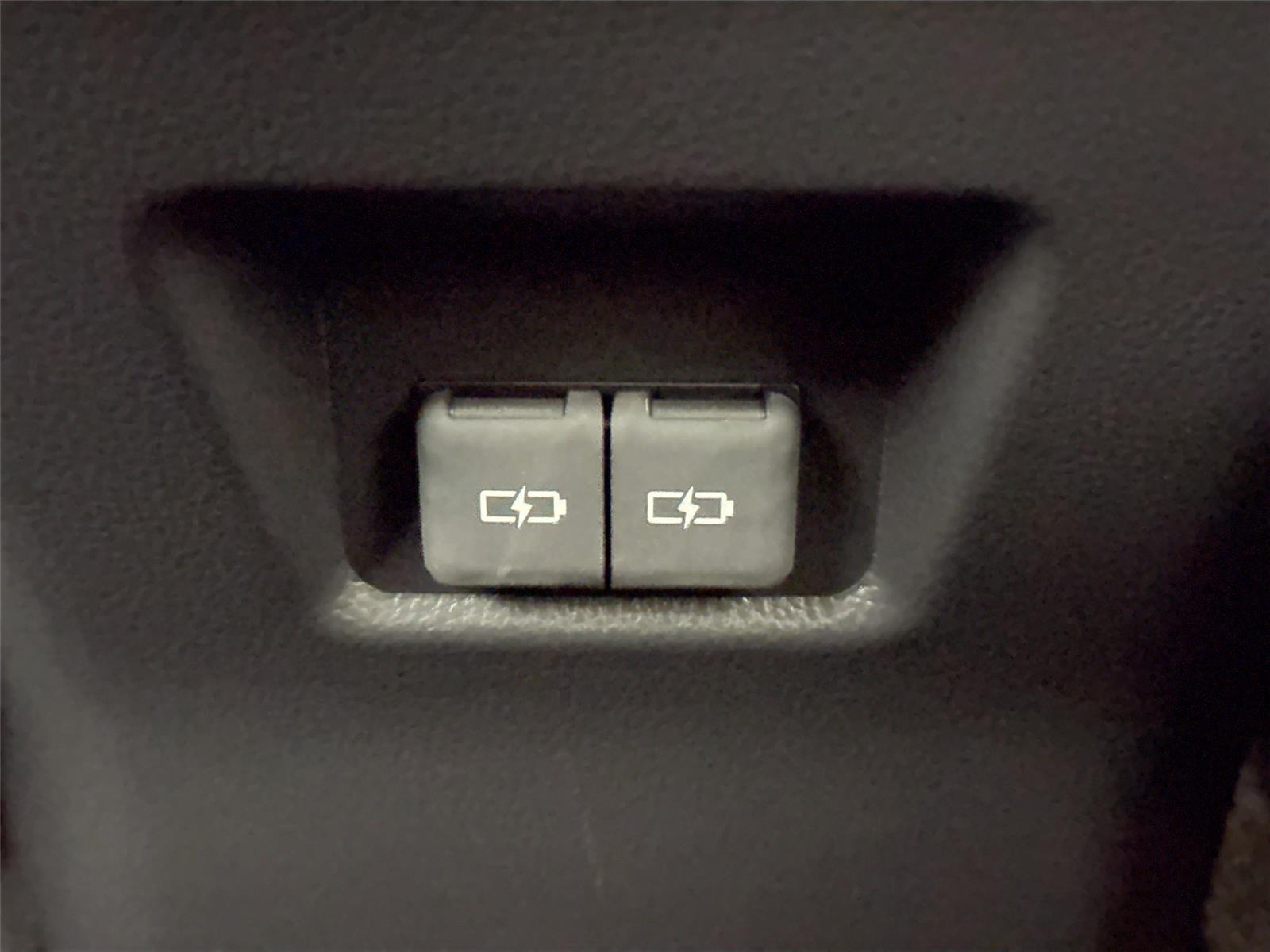 2025 Toyota RAV4 Hybrid XLE photo 29